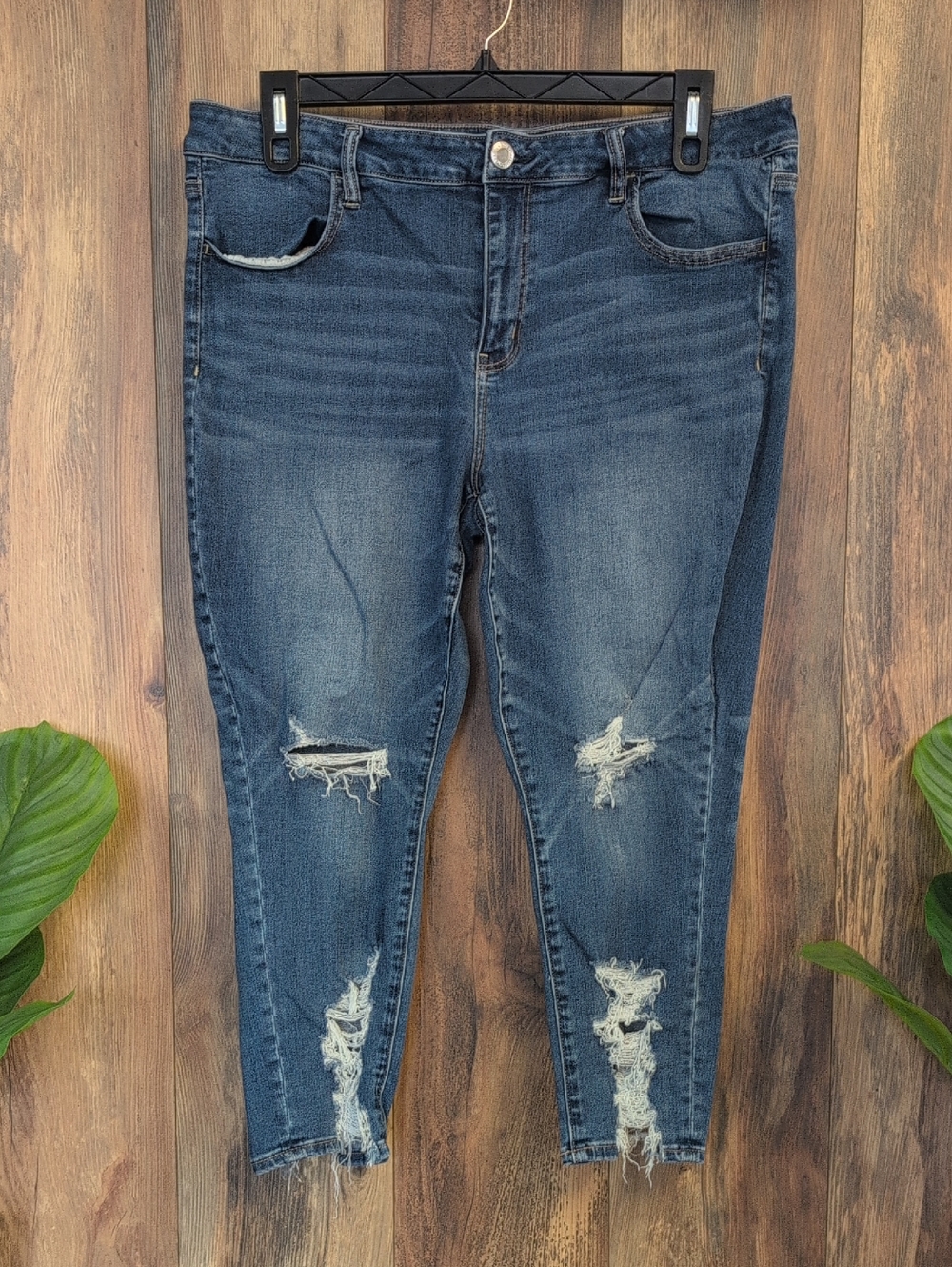 American Eagle Distressed Next Level Stretch Jegging Crop Jeans 20 Short   W273
